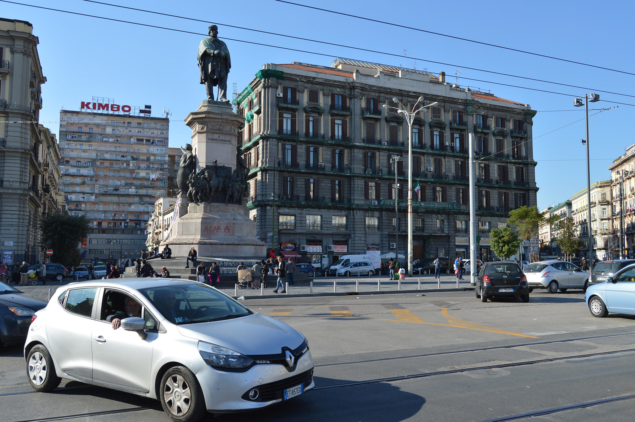 Statua di Giuseppe Garibaldi, Piazza Mancini, Napoli
